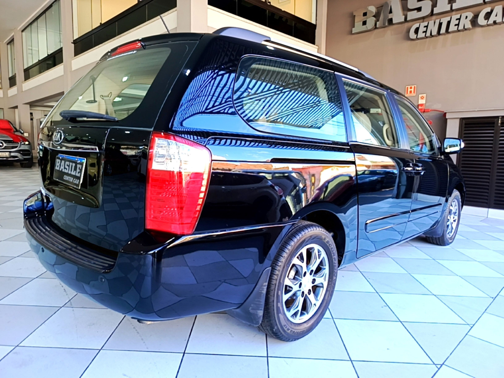 Kia Carnival Preto