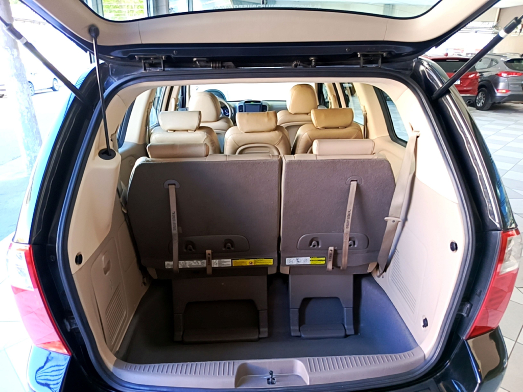 Kia Carnival Preto
