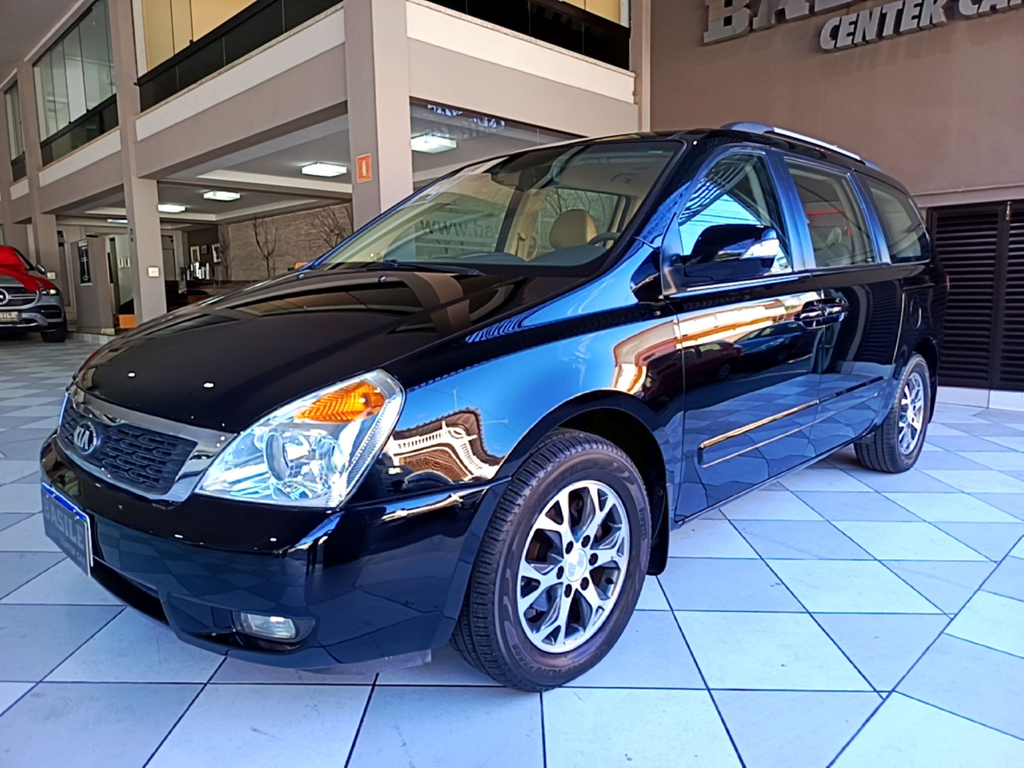 Kia Carnival Preto