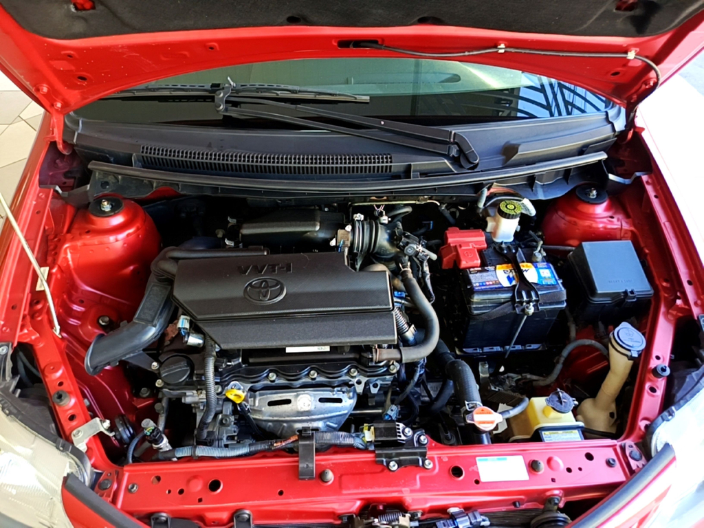 Toyota ETIOS Vermelho