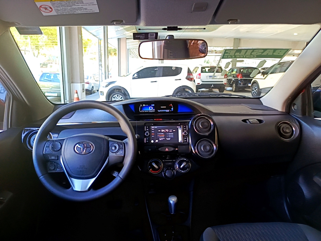 Toyota ETIOS Vermelho