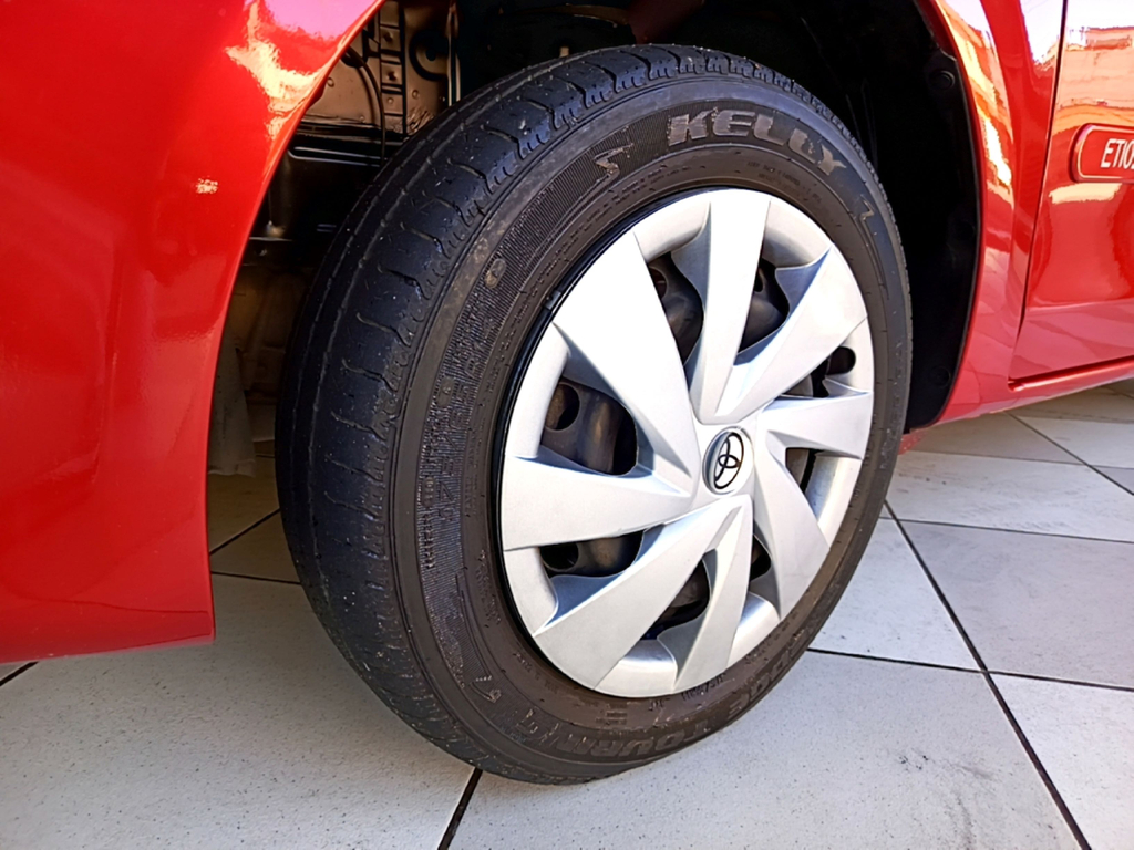 Toyota ETIOS Vermelho
