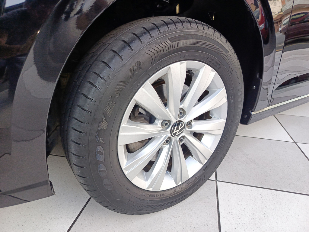 Volkswagen Virtus Preto