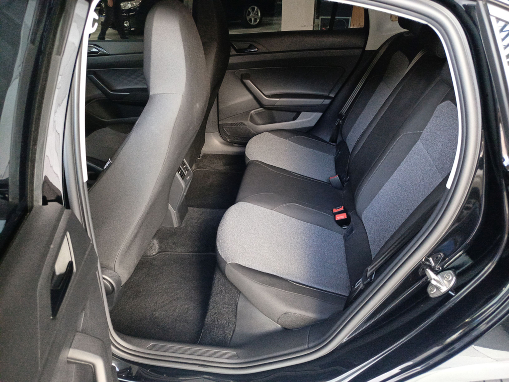 Volkswagen Virtus Preto
