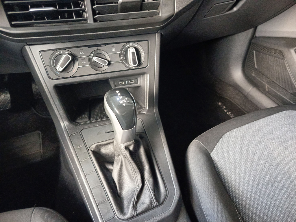 Volkswagen Virtus Preto