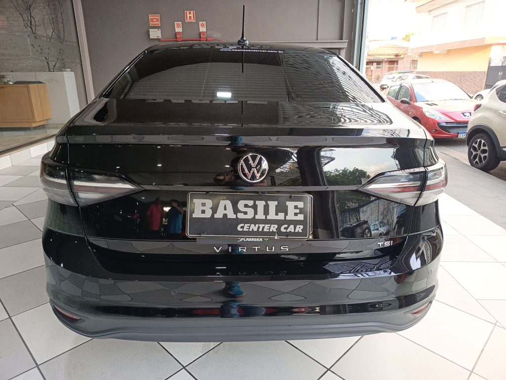 Volkswagen Virtus Preto