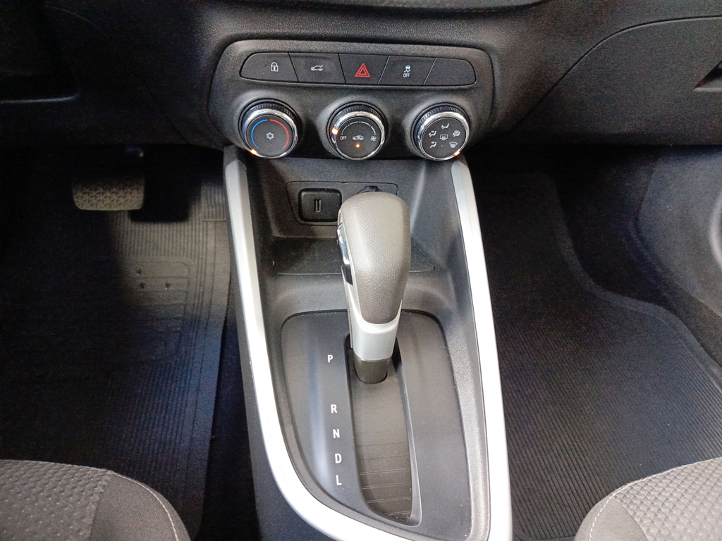 Chevrolet Onix Sedan Preto