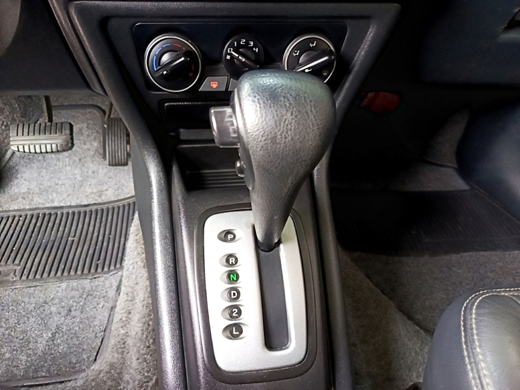 Mitsubishi Pajero TR4 Prata