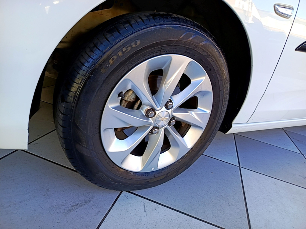 Chevrolet Onix Branco