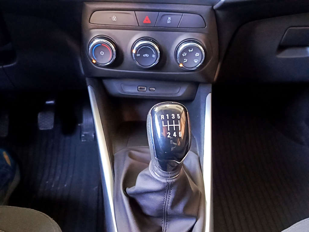 Chevrolet Montana Preto