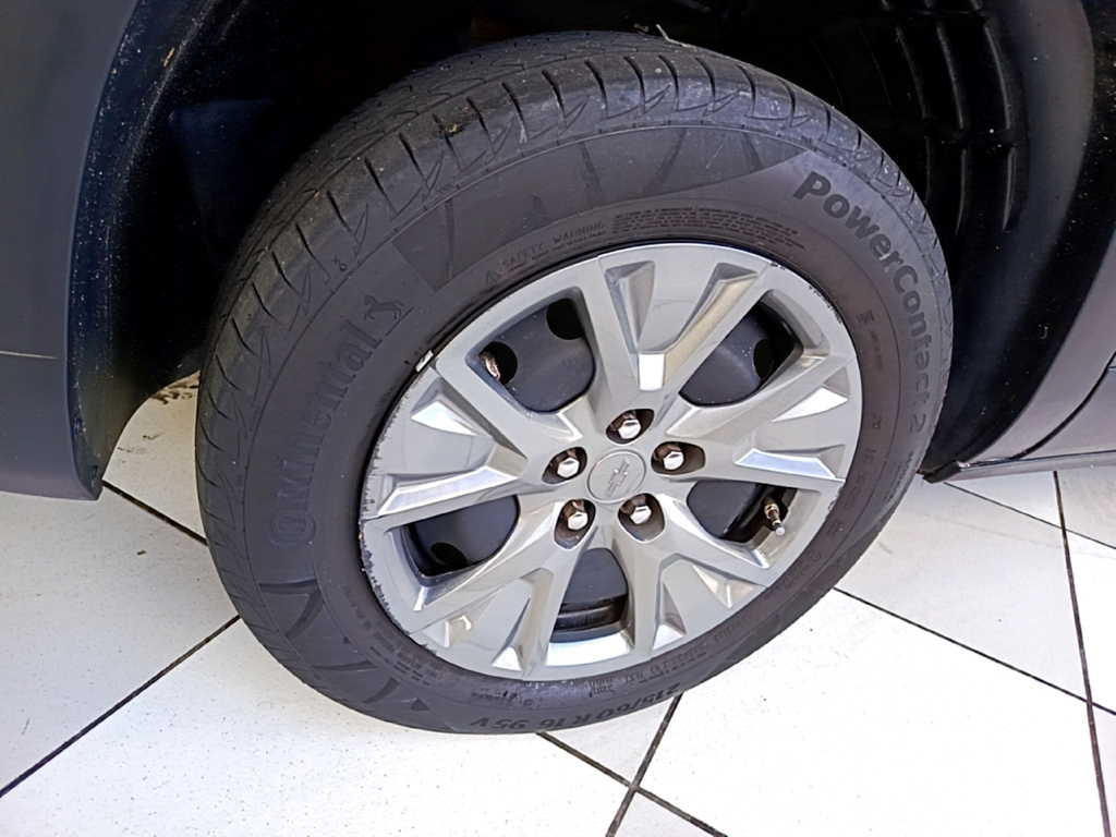Chevrolet Montana Preto