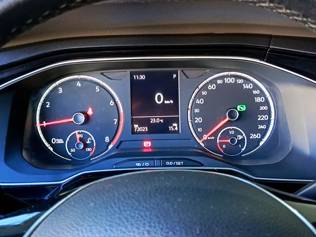 Volkswagen Virtus Cinza