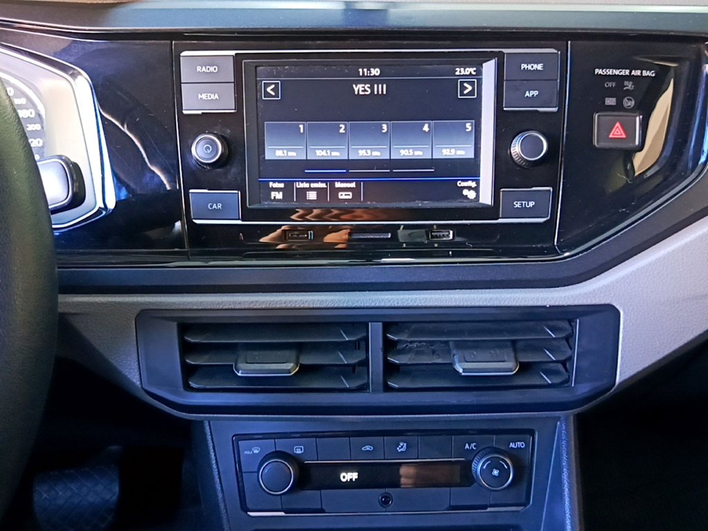 Volkswagen Virtus Cinza
