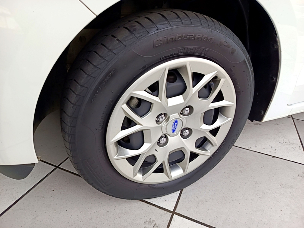 Ford Ka+ Branco