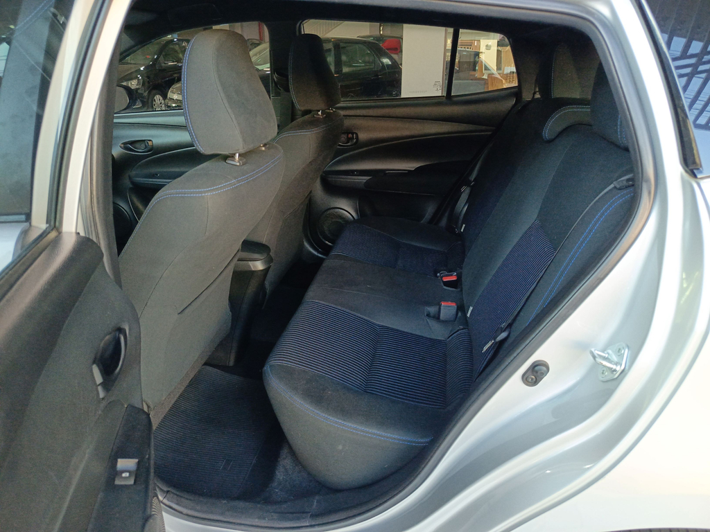 Toyota Yaris Hatch Prata