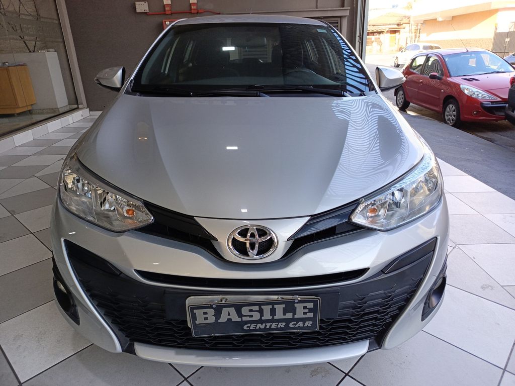 Toyota Yaris Hatch Prata