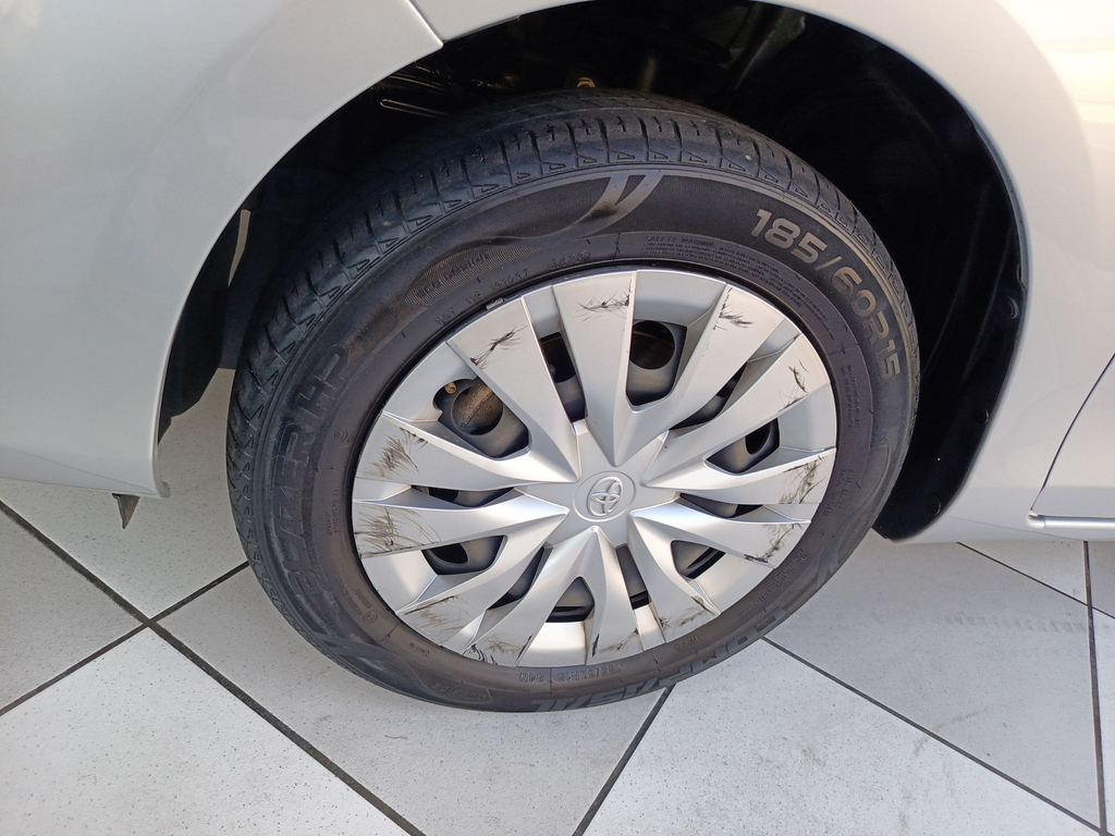 Toyota Yaris Hatch Prata