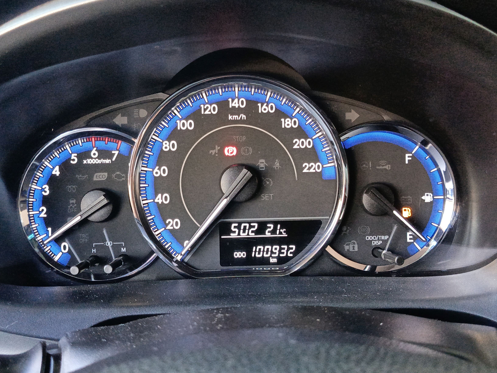 Toyota Yaris Hatch Prata