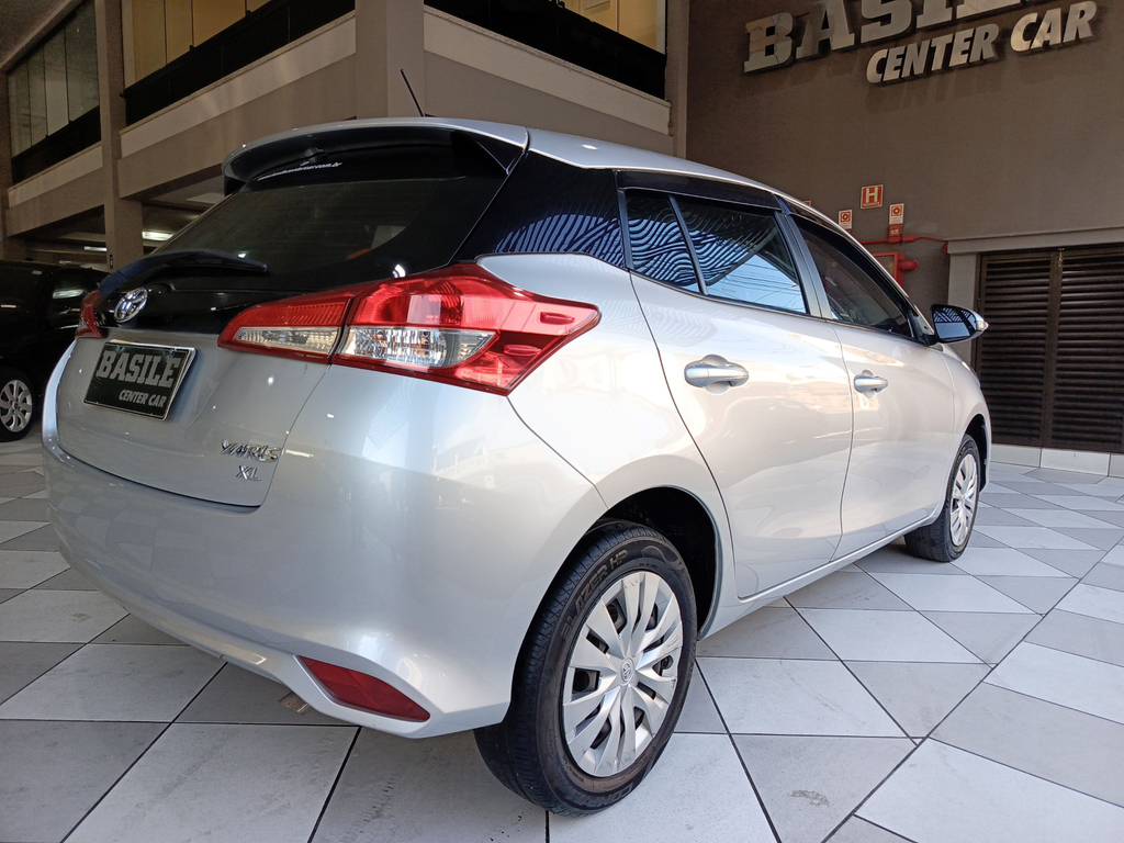 Toyota Yaris Hatch Prata