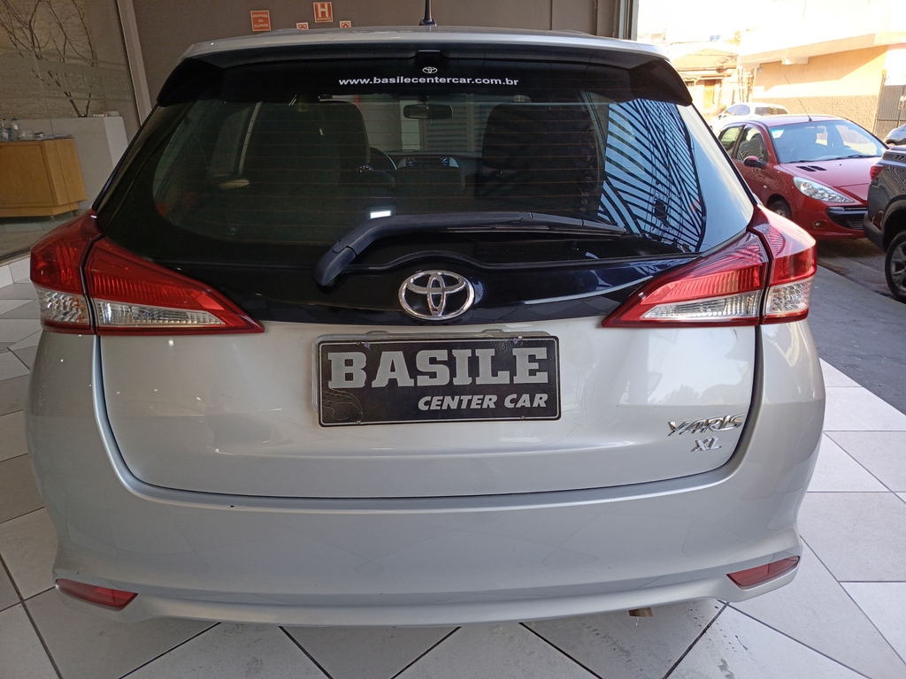 Toyota Yaris Hatch Prata