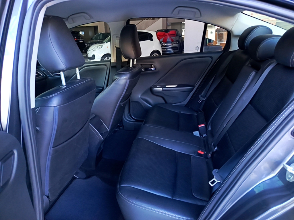 Honda City Cinza