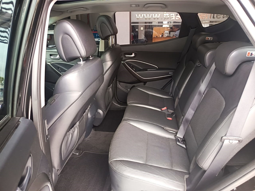 Hyundai Santa Fe Preto