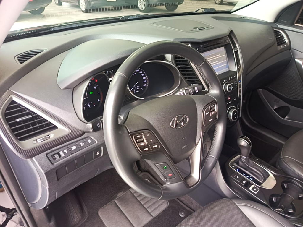 Hyundai Santa Fe Preto