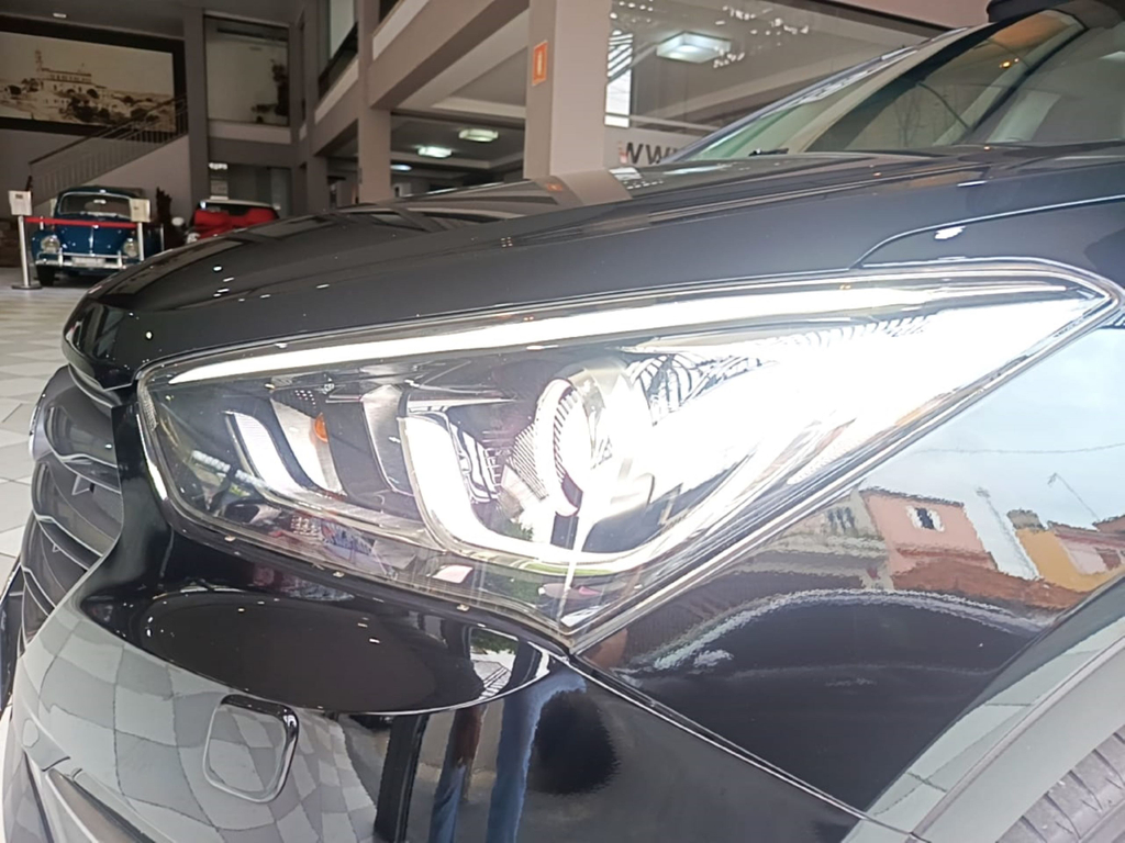 Hyundai Santa Fe Preto