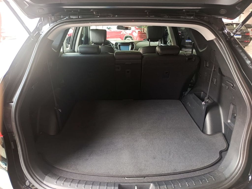 Hyundai Santa Fe Preto