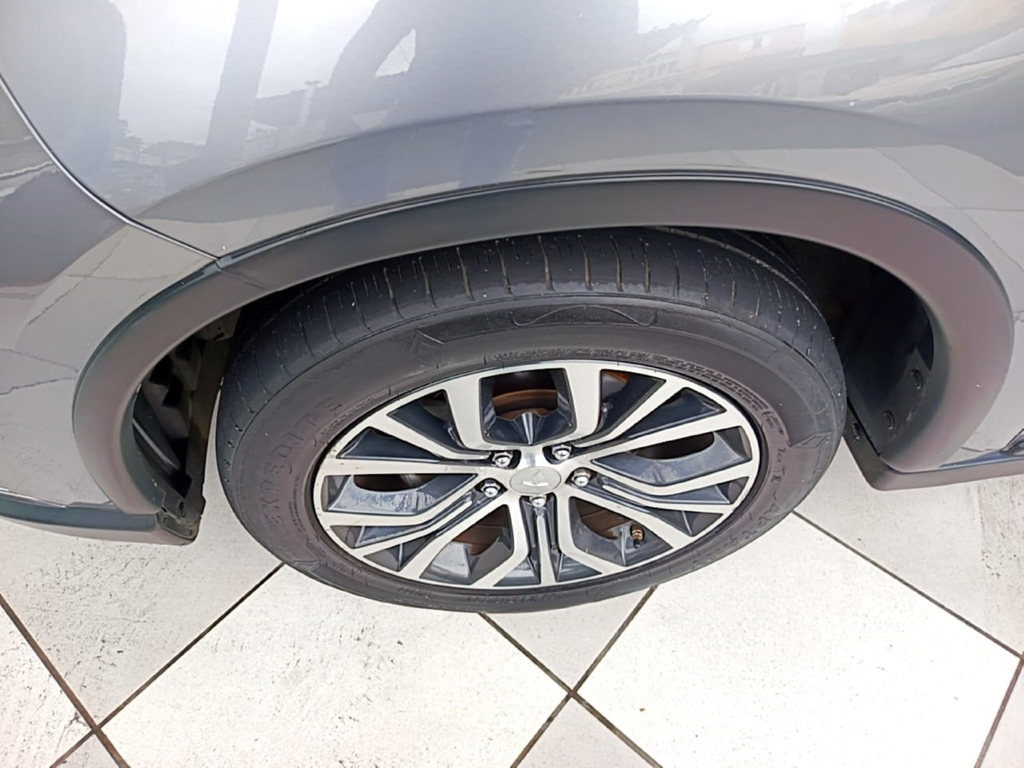 Mitsubishi Outlander Cinza