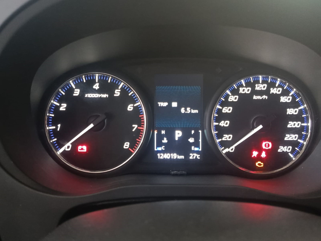 Mitsubishi Outlander Cinza