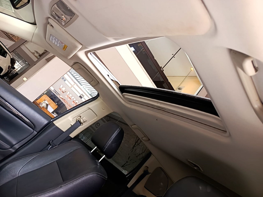 Mitsubishi Outlander Cinza