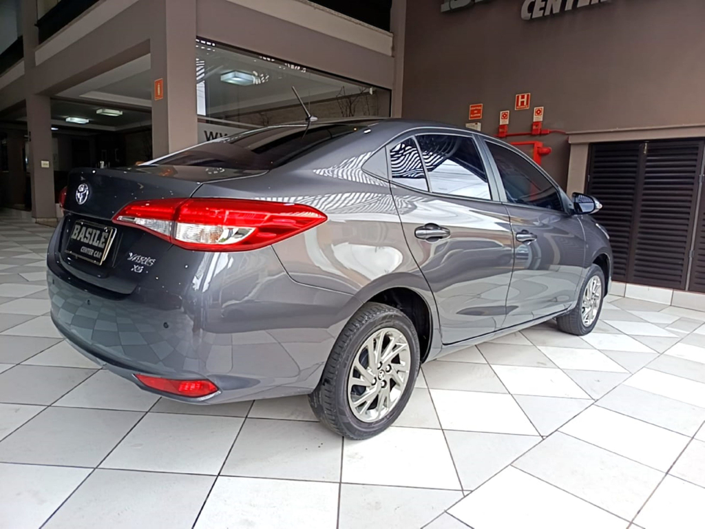 Toyota Yaris Sedan Cinza