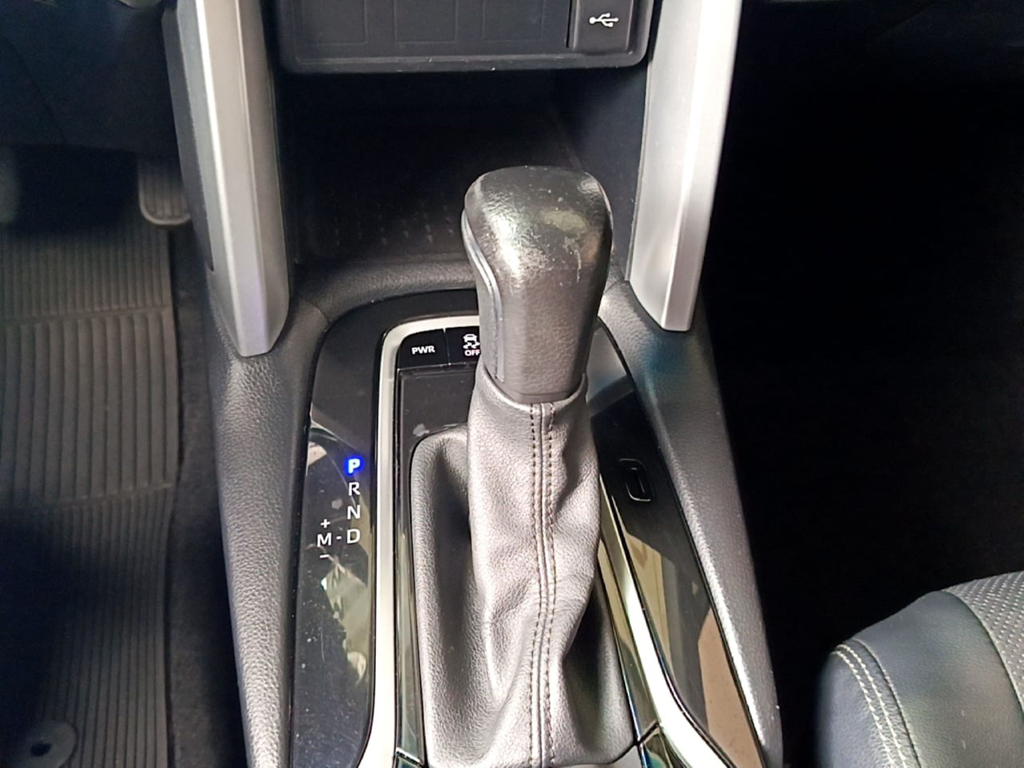 Toyota Corolla Cross Preto