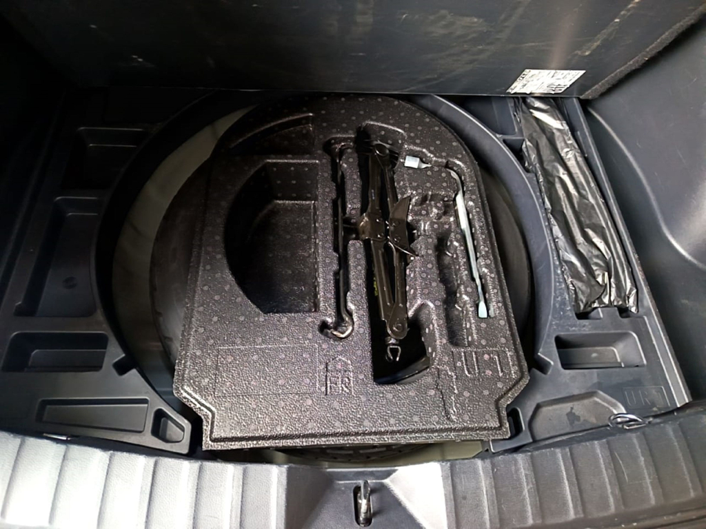 Toyota Corolla Cross Preto