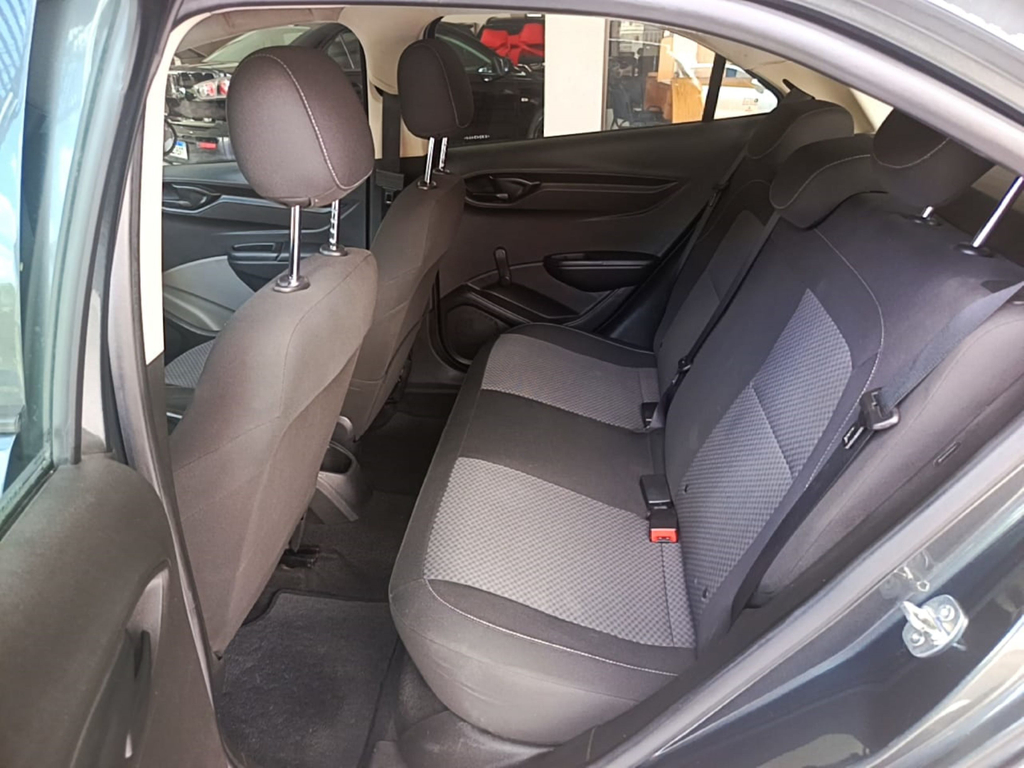 Chevrolet Onix Cinza