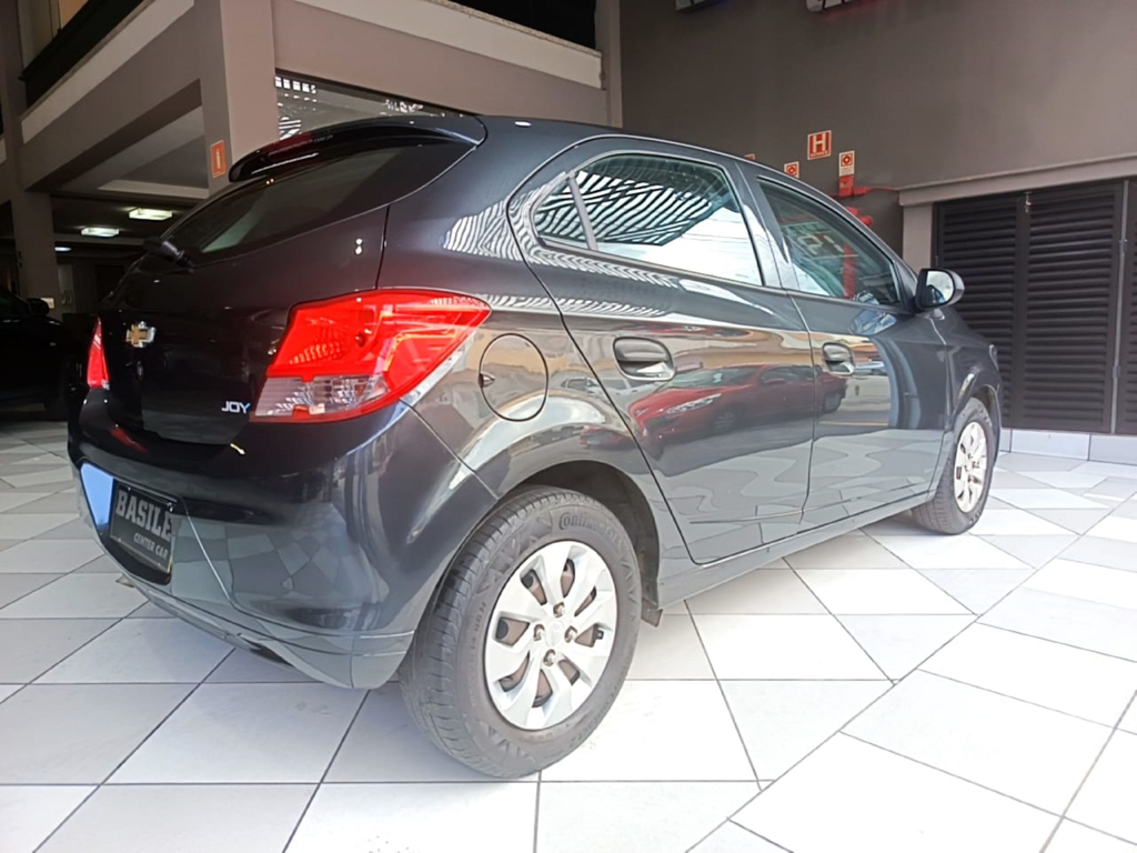 Chevrolet Onix Cinza