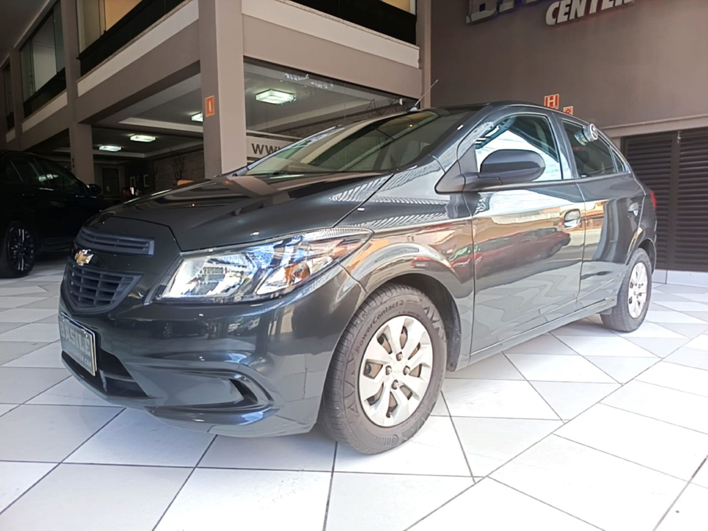 Chevrolet Onix Cinza