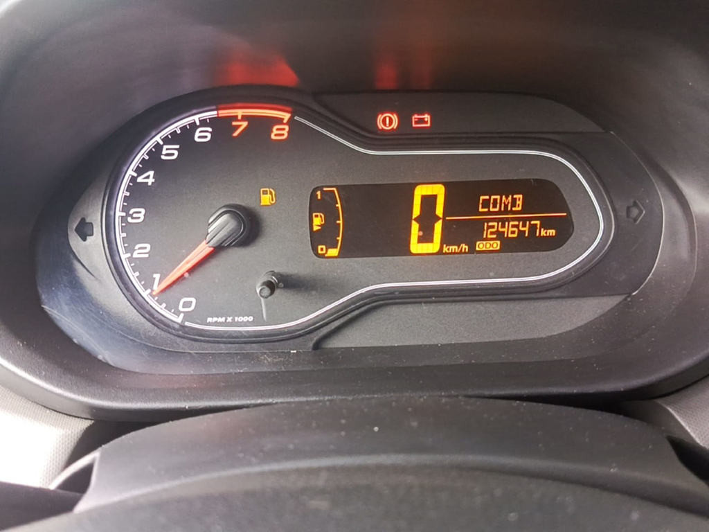 Chevrolet Onix Cinza