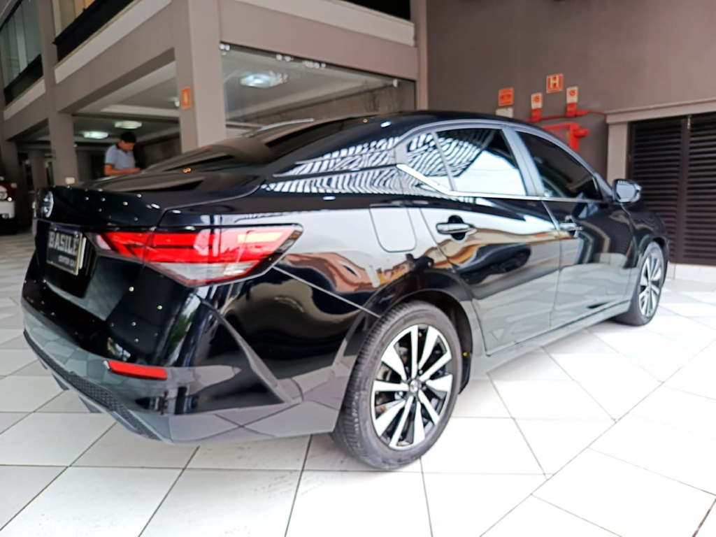 Nissan Sentra Preto