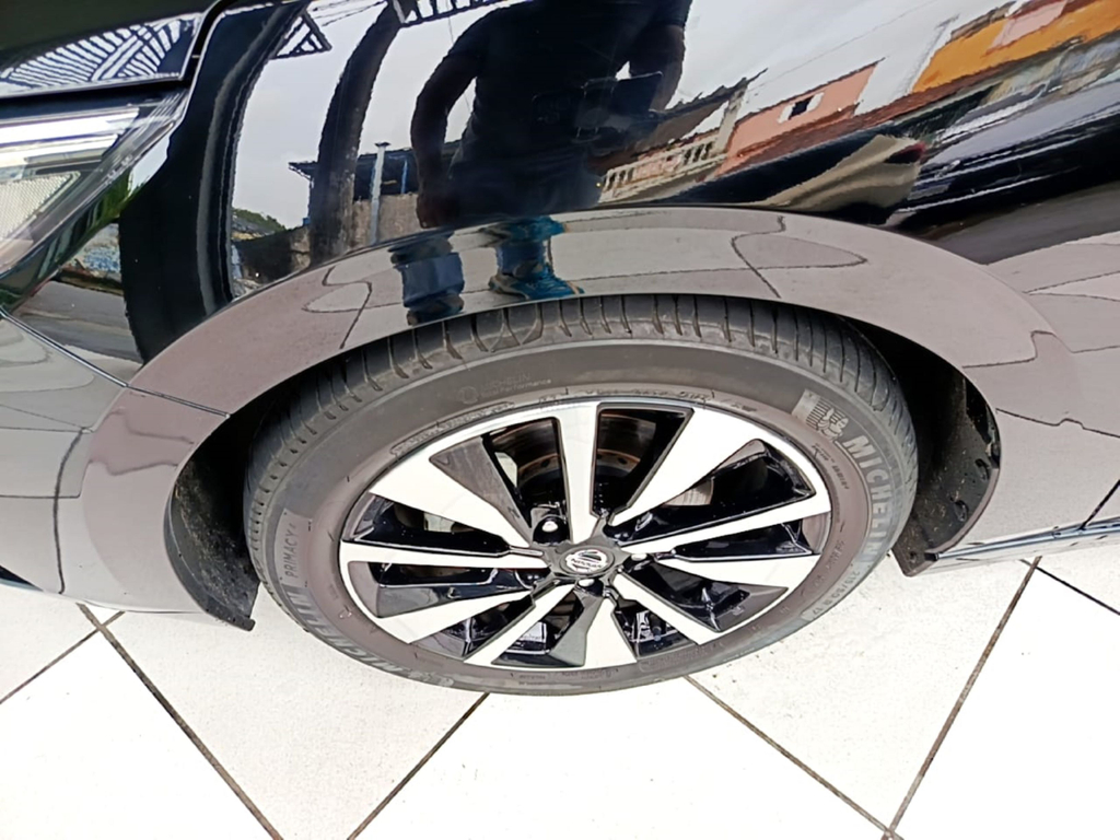 Nissan Sentra Preto