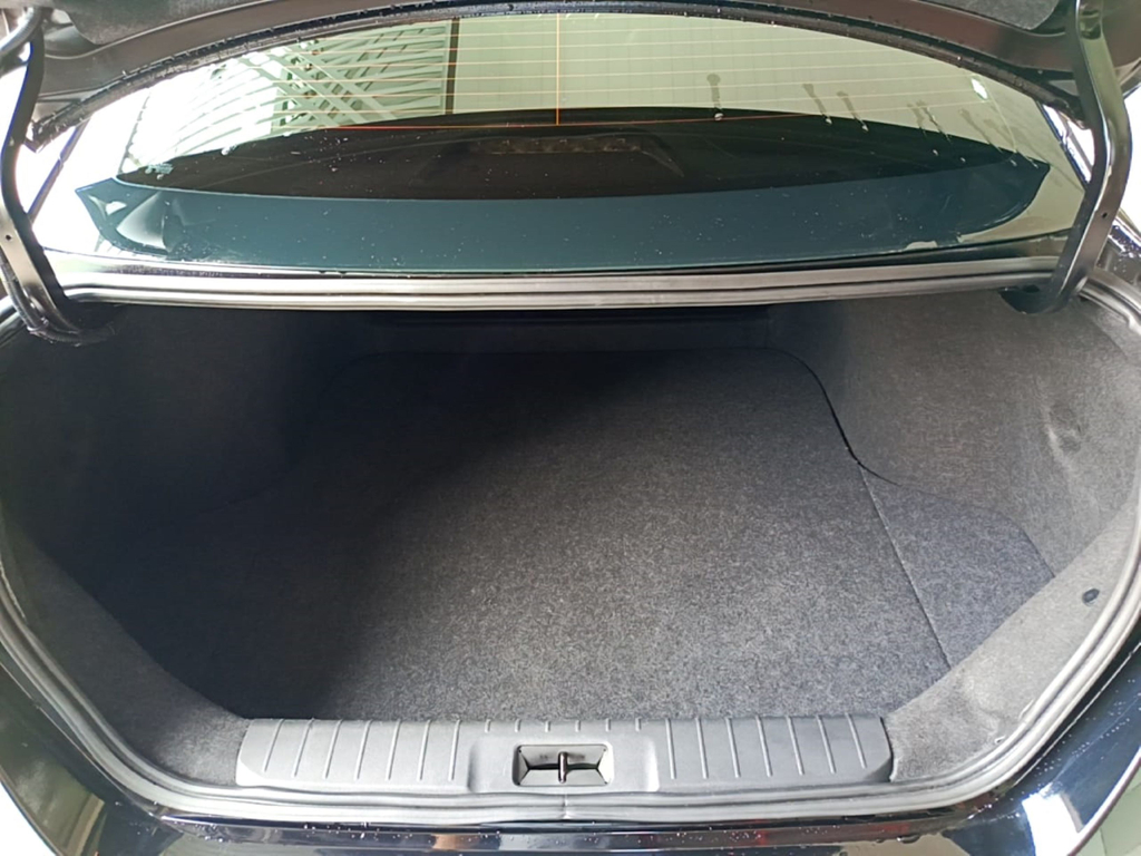 Nissan Sentra Preto