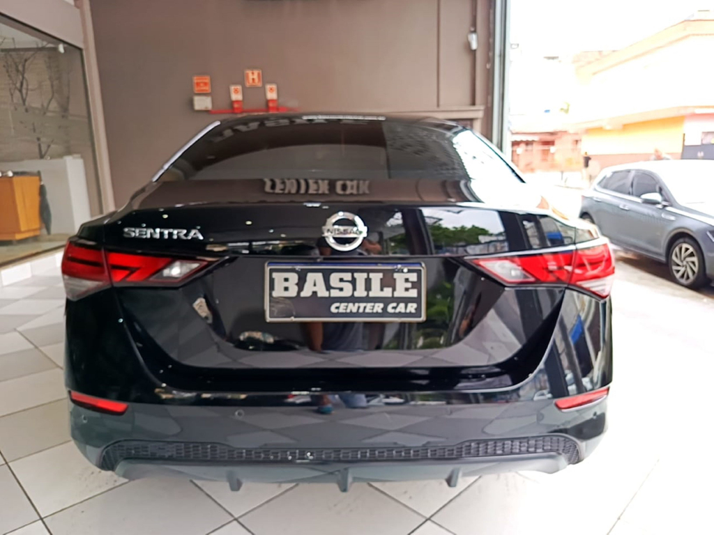 Nissan Sentra Preto