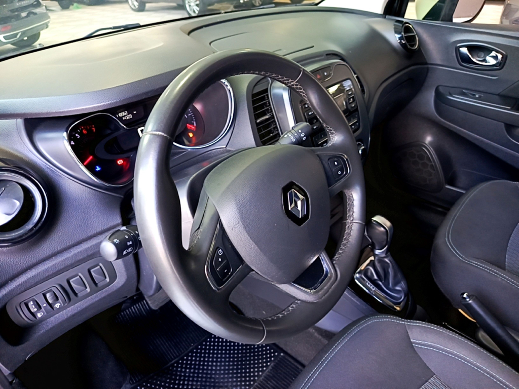 Renault Captur Preto
