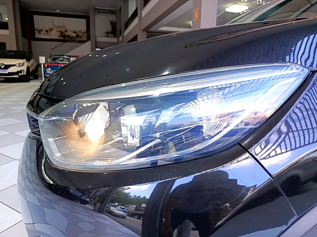 Renault Captur Preto