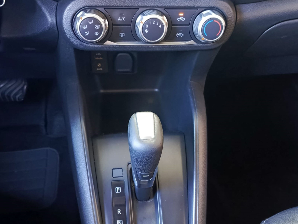 Nissan Kicks Branco