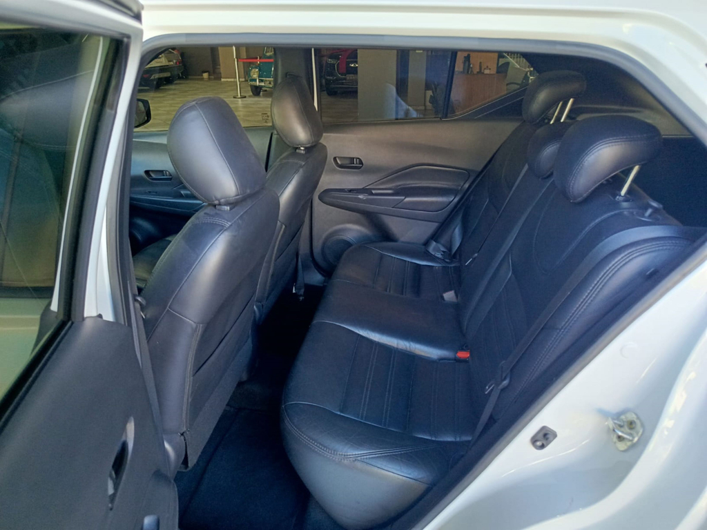Nissan Kicks Branco
