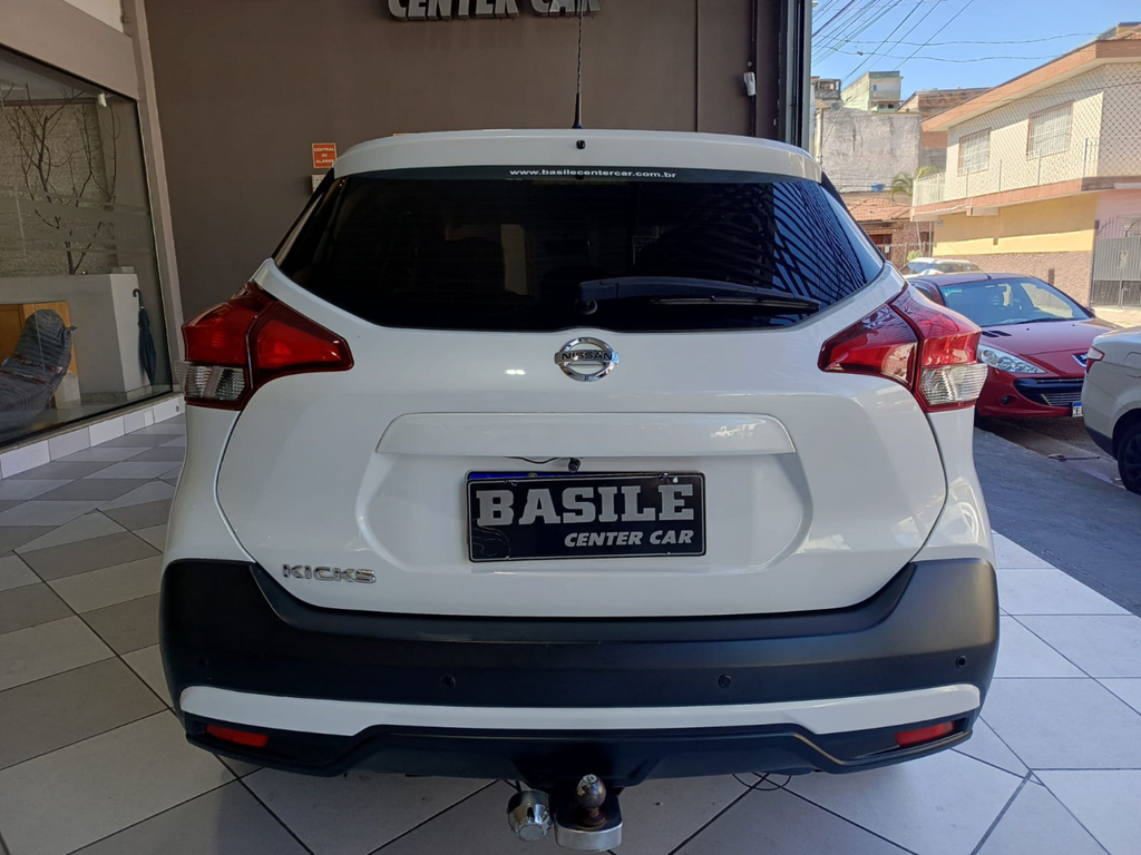 Nissan Kicks Branco