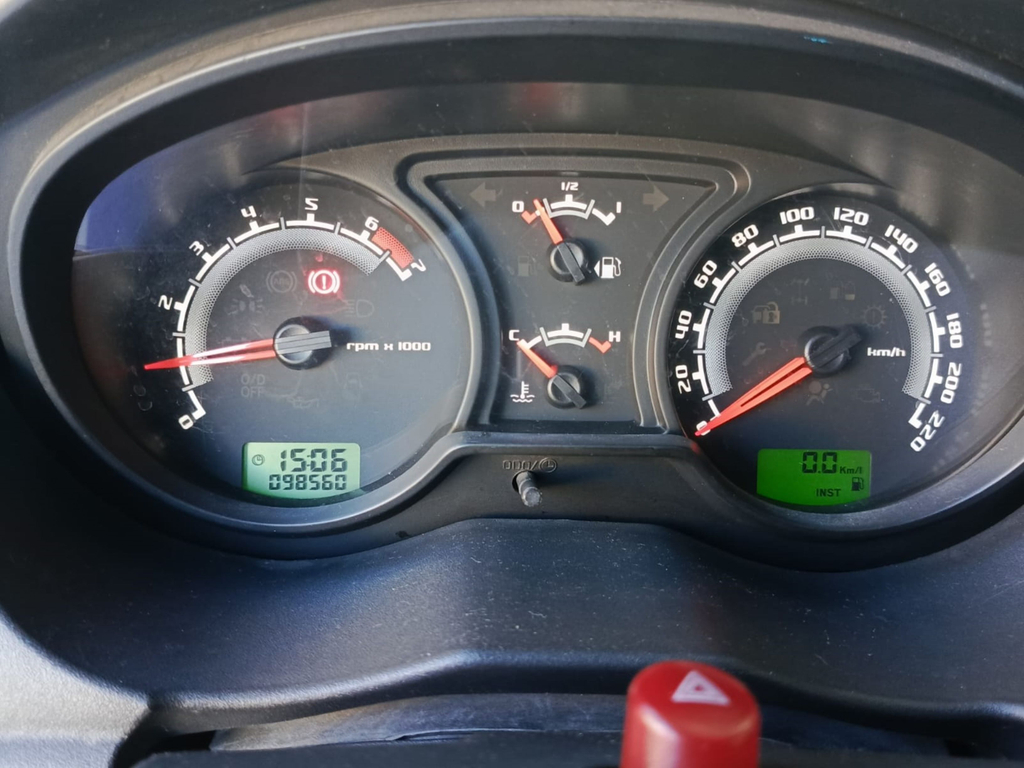 Ford Fiesta Hatch Prata
