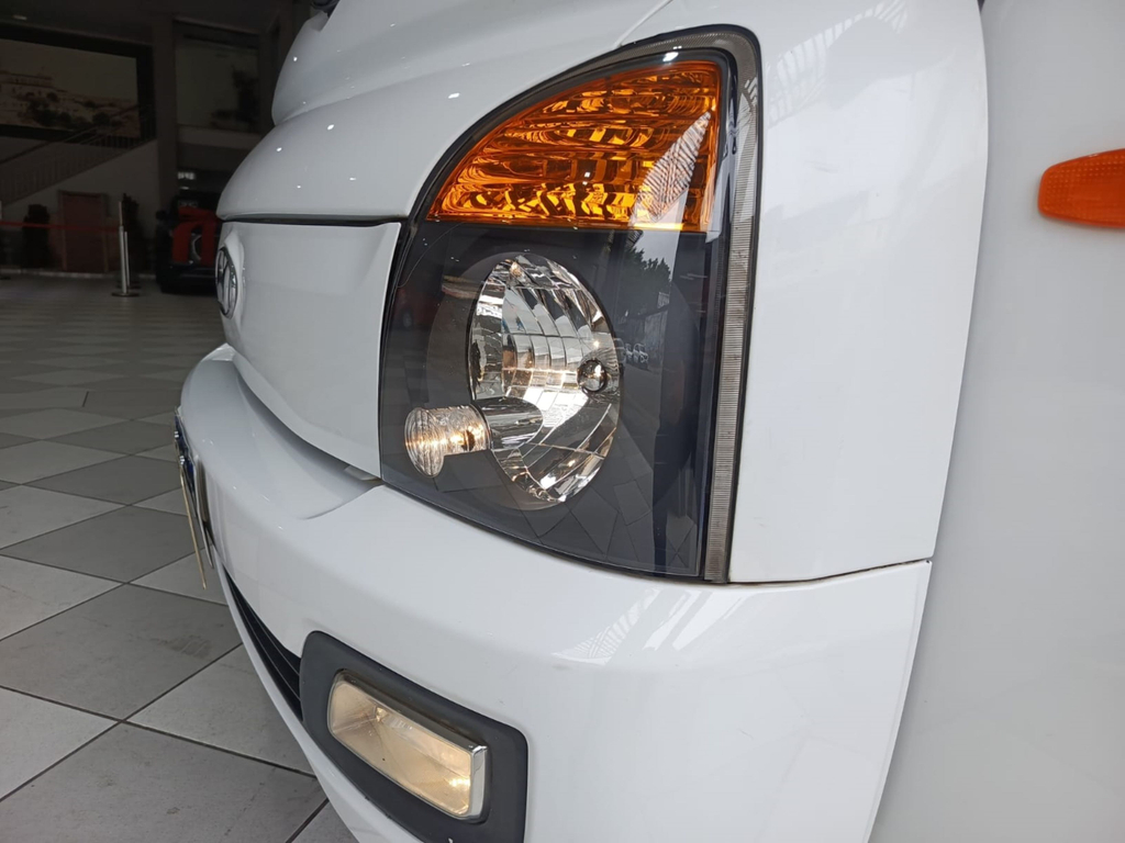 Hyundai HR Branco